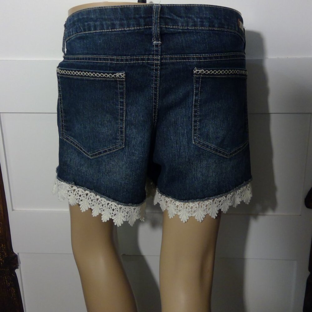L.E.I. Women's Jean Shorts Ashley Style Low-Rise (Size 13) with Lace Accents - Picture 3 of 7